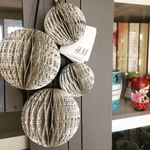 Papieren kerstballen van H&M