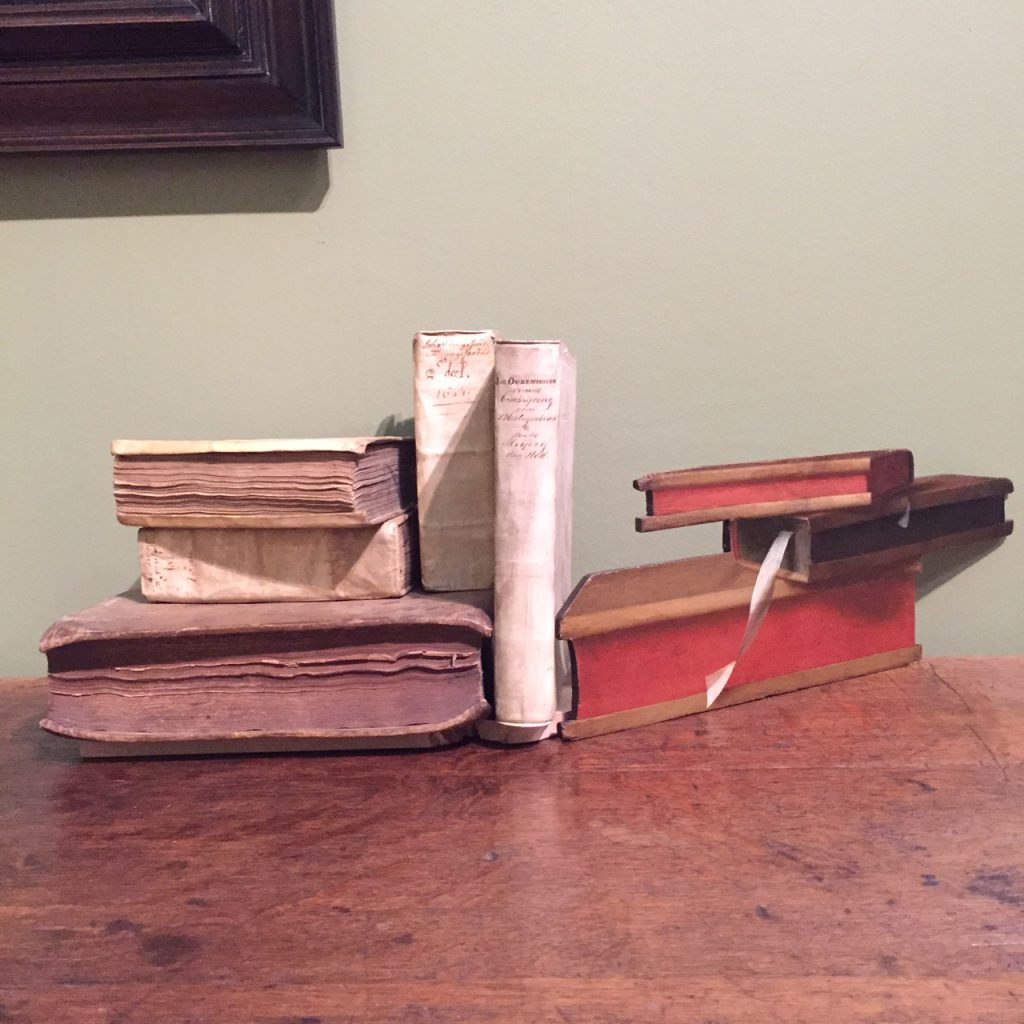 Trompe l'oeil met boeken (Dordrechts Museum)