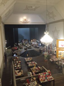 Breda Grand boekhandel binnen